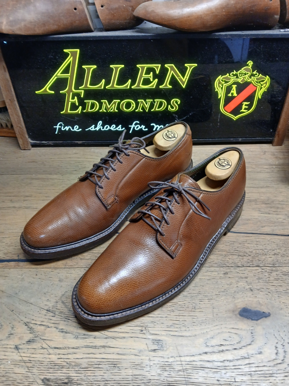 Florsheim Tan Pebble-Grain Plain-Toe Derby Shoes